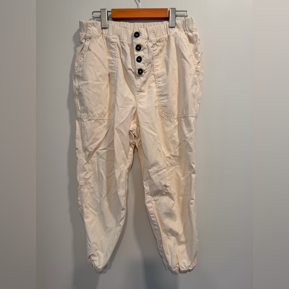 Women’s Cream Button-Front Jogger Pants